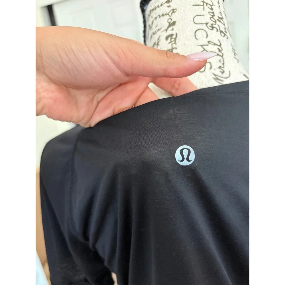 Lululemon Back In Action Short Sleeve Shirt Black Size 8 Pleated Back Tee